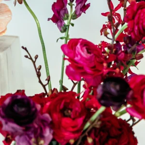 Fresh flowers and bouquet delivery from local florists in New York on DealMagik