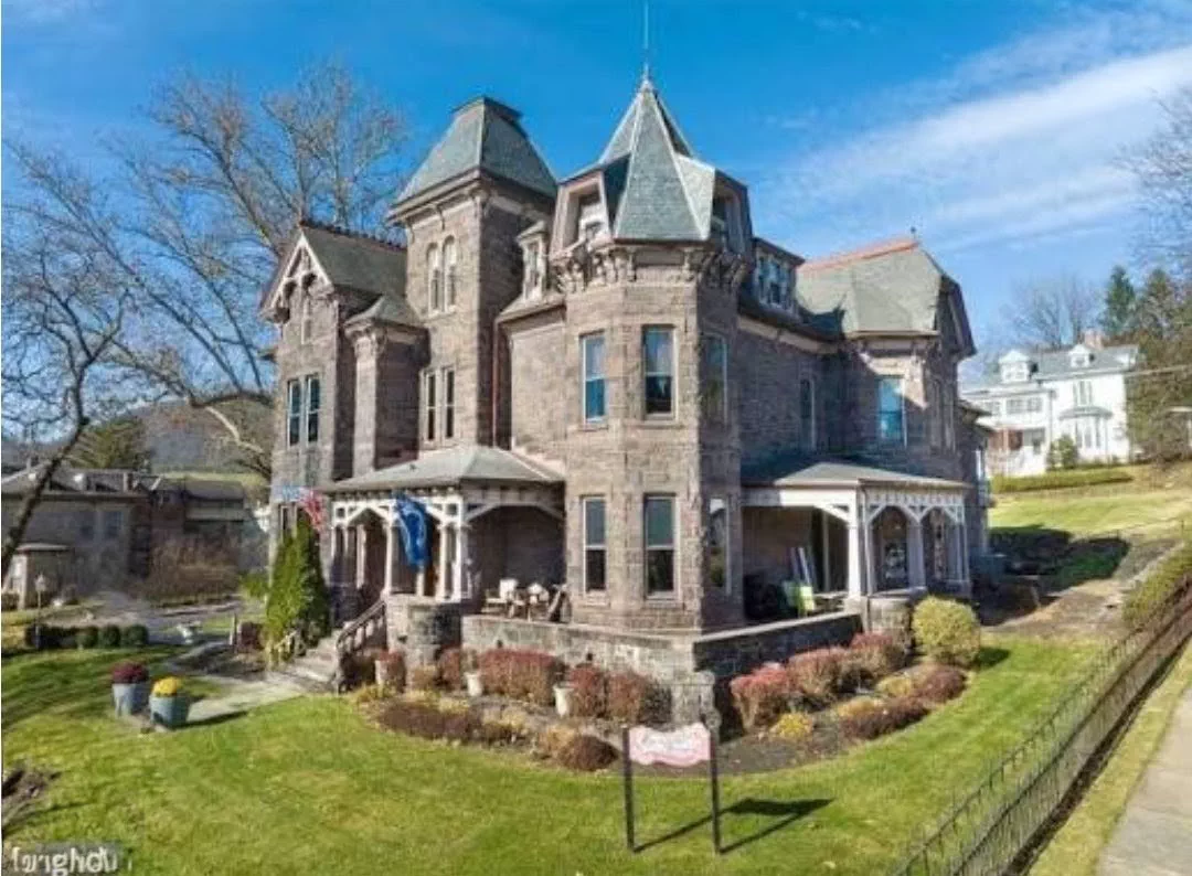Residential 2,800-4,000+ sq feet ++