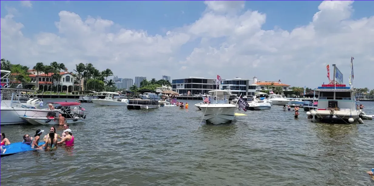 Water Limo Luxurious Pontoon Charters